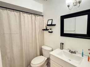 13821 SW 42nd Ter, Miami FL 33175