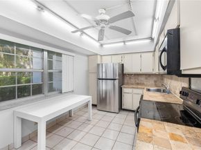 806 Cypress Grove Ln 111, Pompano Beach FL 33069