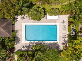 806 Cypress Grove Ln 111, Pompano Beach FL 33069
