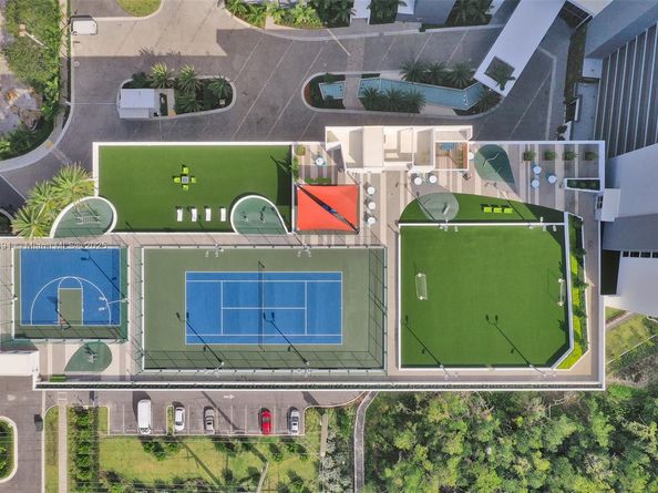16385 Biscayne 1618+ 2 Parking, North Miami Beach FL 33160