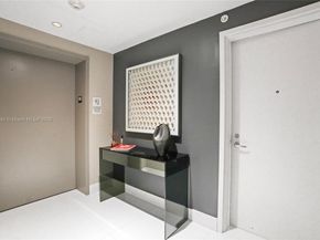 16385 Biscayne 1618+ 2 Parking, North Miami Beach FL 33160