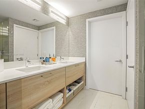 16385 Biscayne 1618+ 2 Parking, North Miami Beach FL 33160