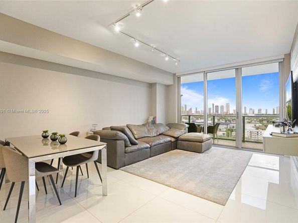 16385 Biscayne 1618+ 2 Parking, North Miami Beach FL 33160