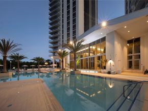 16385 Biscayne 1618+ 2 Parking, North Miami Beach FL 33160