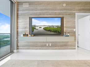 16385 Biscayne 1618+ 2 Parking, North Miami Beach FL 33160