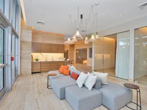 16385 Biscayne 1618+ 2 Parking, North Miami Beach FL 33160