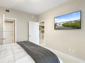 16385 Biscayne 1618+ 2 Parking, North Miami Beach FL 33160