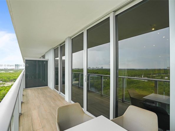 16385 Biscayne 1618+ 2 Parking, North Miami Beach FL 33160