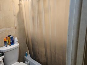 18755 NW 62nd Ave 101, Hialeah FL 33015