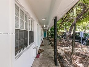 1717 NE 12th St, Fort Lauderdale FL 33304