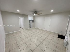 1717 NE 12th St, Fort Lauderdale FL 33304