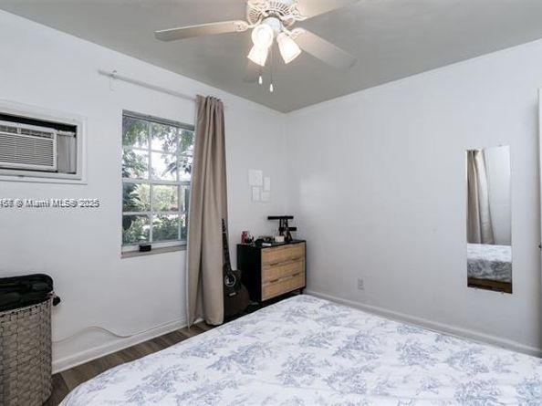 1717 NE 12th St, Fort Lauderdale FL 33304