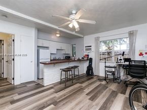 1717 NE 12th St, Fort Lauderdale FL 33304