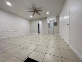 1717 NE 12th St, Fort Lauderdale FL 33304