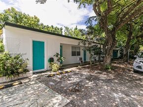 1717 NE 12th St, Fort Lauderdale FL 33304