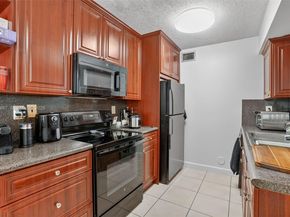 9777 NW 46th Ter 111, Doral FL 33178