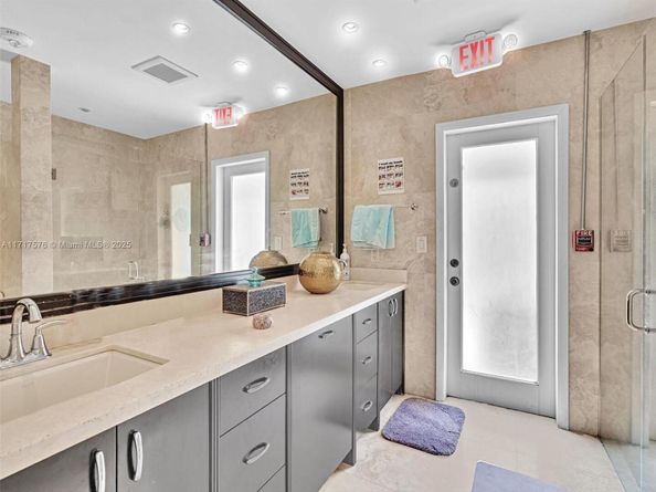 3501 N 30 Ter, Hollywood FL 33021