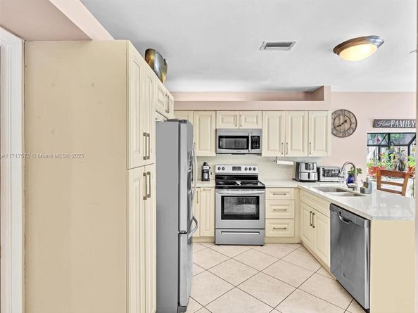 3501 N 30 Ter, Hollywood FL 33021
