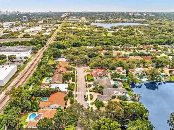 3501 N 30 Ter, Hollywood FL 33021