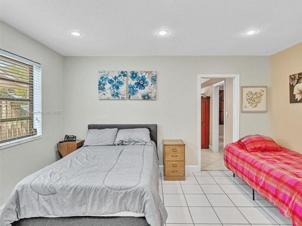 3501 N 30 Ter, Hollywood FL 33021