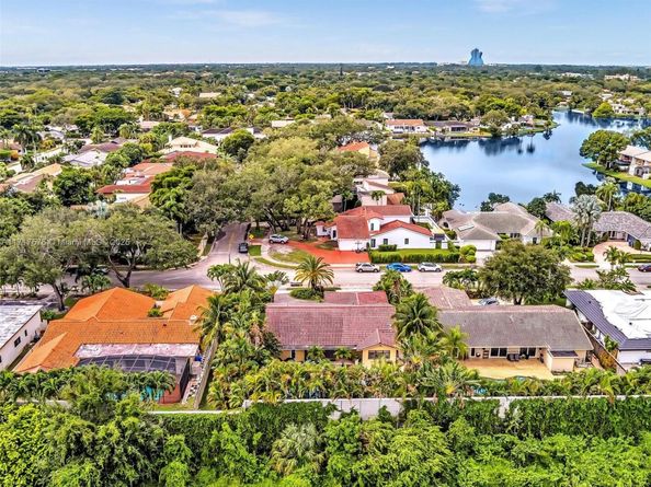 3501 N 30 Ter, Hollywood FL 33021