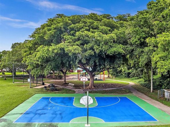 3501 N 30 Ter, Hollywood FL 33021