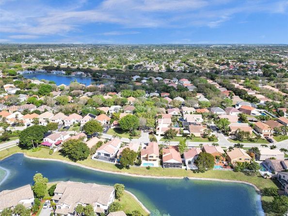 6330 NW 77th Ct, Parkland FL 33067