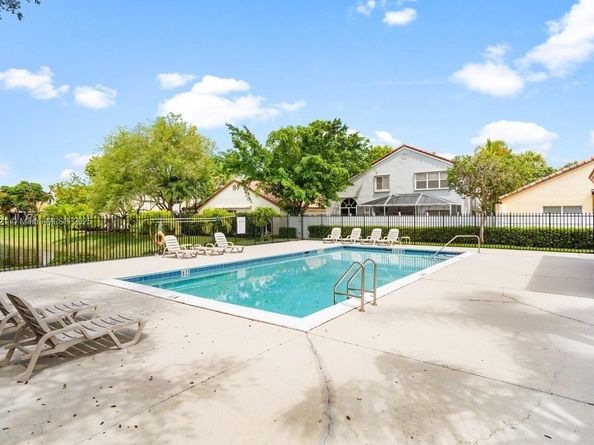 6330 NW 77th Ct, Parkland FL 33067