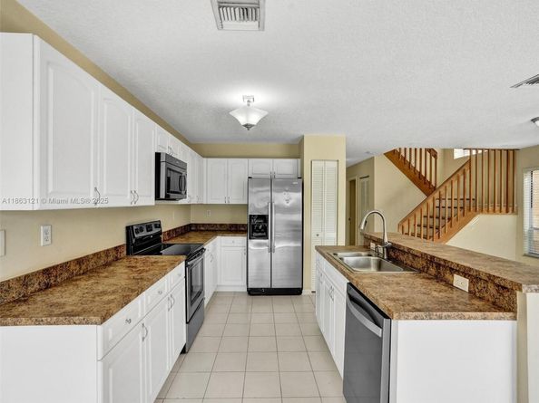 6330 NW 77th Ct, Parkland FL 33067