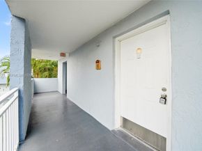 9375 Fontainebleau Blvd L301, Miami FL 33172
