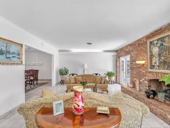 915 Country Club Prado, Coral Gables FL 33134