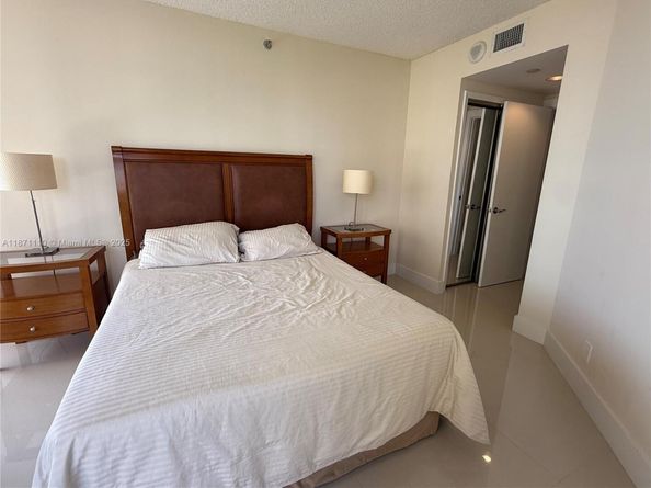 20185 E Country Club Dr 510, Aventura FL 33180