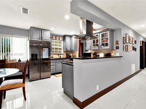 2771 NW 8th St, Pompano Beach FL 33069