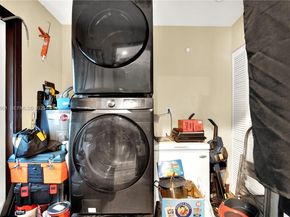 2771 NW 8th St, Pompano Beach FL 33069