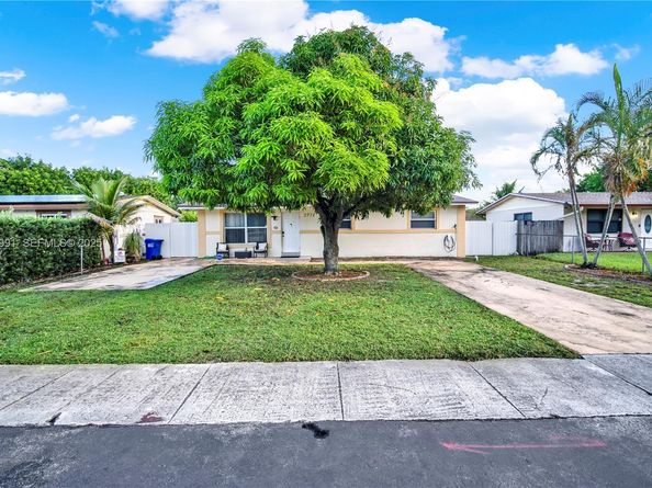 2771 NW 8th St, Pompano Beach FL 33069