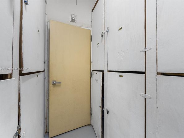 Undisclosed Address #A11858155, Aventura FL 33180
