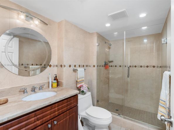 Undisclosed Address #A11858155, Aventura FL 33180