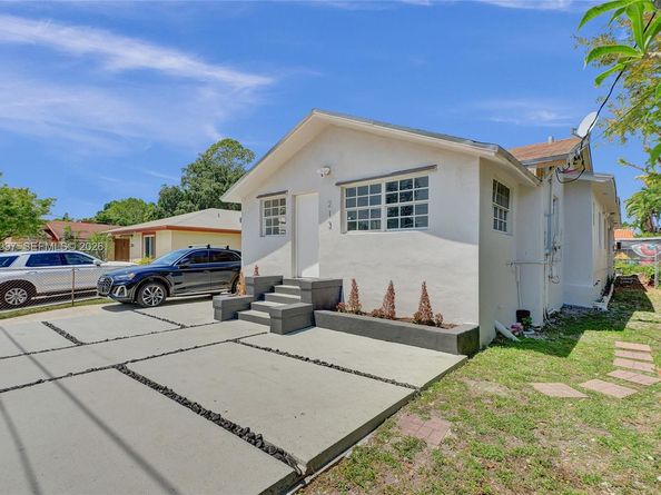213 NW 34th Ter, Miami FL 33127