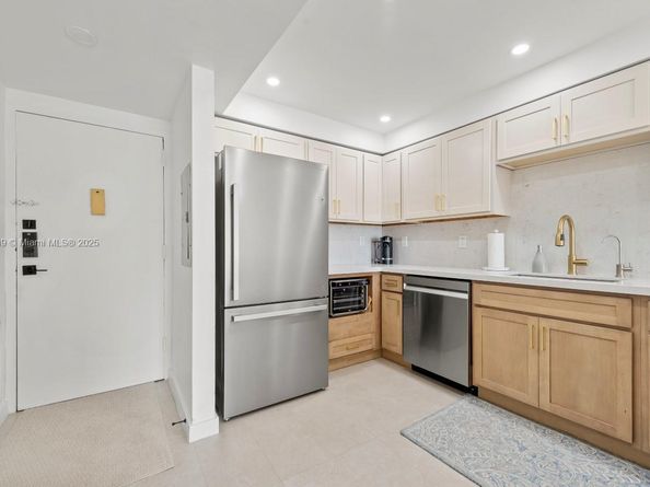 17800 Atlantic Blvd PH3, Sunny Isles Beach FL 33160