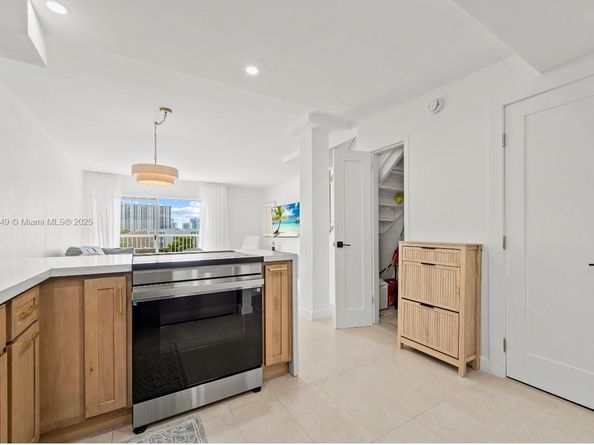 17800 Atlantic Blvd PH3, Sunny Isles Beach FL 33160