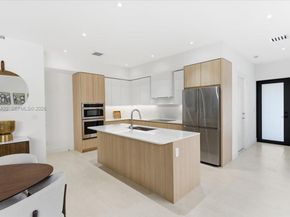 2925 SW 36th Ave, Miami FL 33133