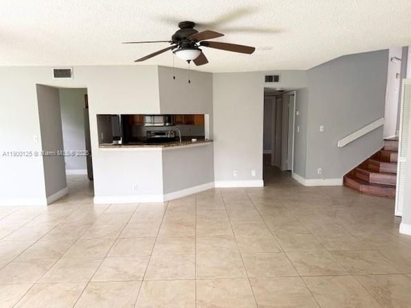8951 W Sunrise Blvd, Plantation FL 33322