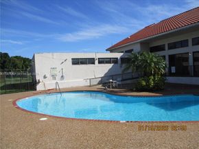 3200 NW 46th St 205, Oakland Park FL 33309