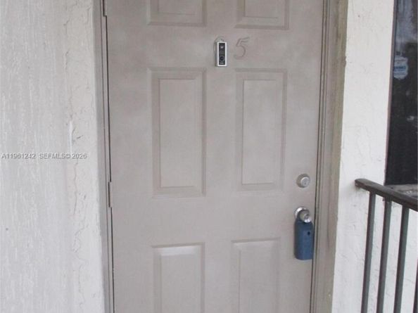 3200 NW 46th St 205, Oakland Park FL 33309