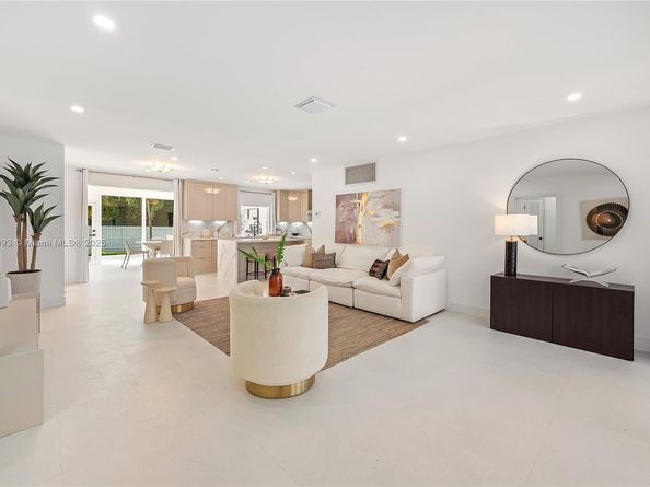 5512 Grant St, Hollywood FL 33021