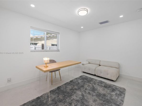 5512 Grant St, Hollywood FL 33021