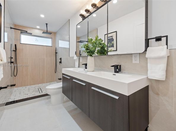 5512 Grant St, Hollywood FL 33021