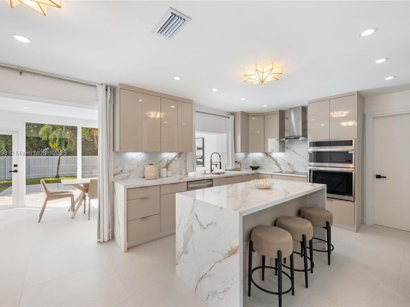 5512 Grant St, Hollywood FL 33021