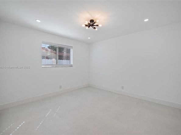 5512 Grant St, Hollywood FL 33021