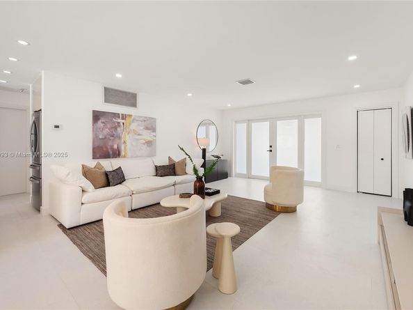 5512 Grant St, Hollywood FL 33021